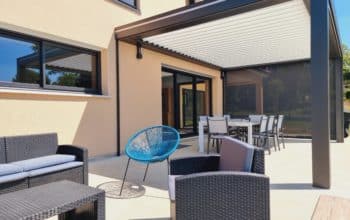 Pergola bioclimatique Cholet avec stores et LED intégrés