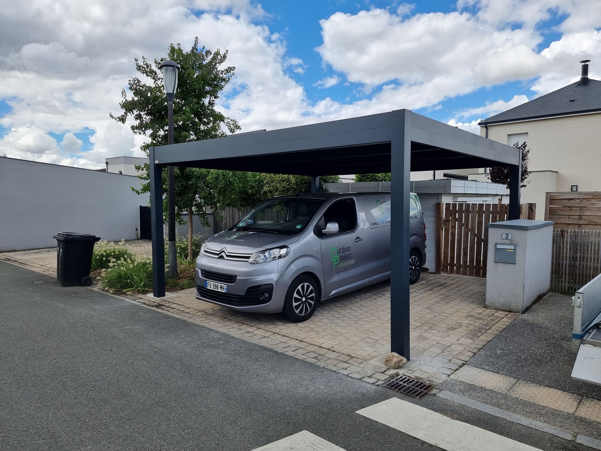 Votre abri de voiture à Angers sur-mesure et en aluminium