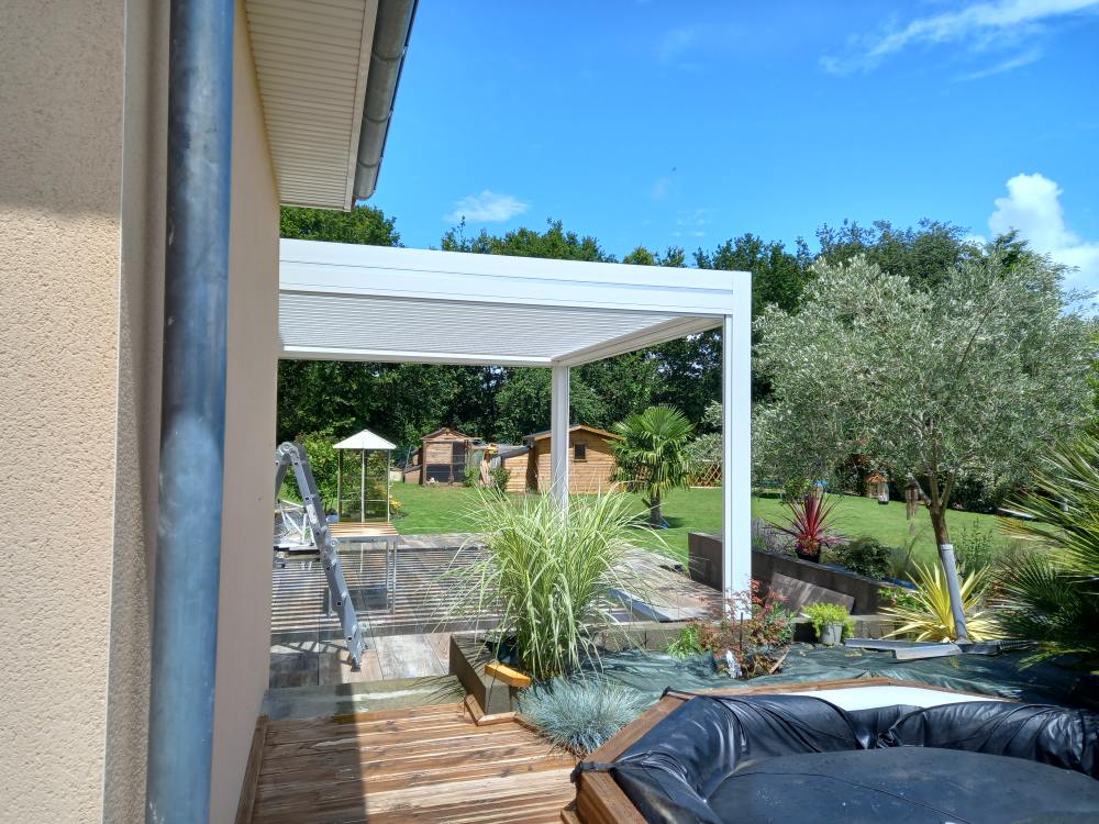 Pergola bioclimatique bournand