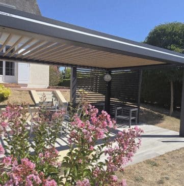pergola bioclimatique vitrée villeveque outdoor project 49