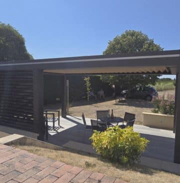 pergola bioclimatique vitrée villeveque outdoor project 49